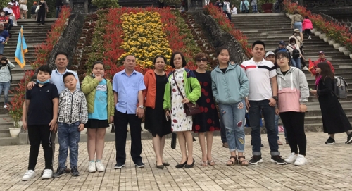 Chào đón gia đình chị Lan tham quan Cố Đô Huế ngày mùng 3 Tết